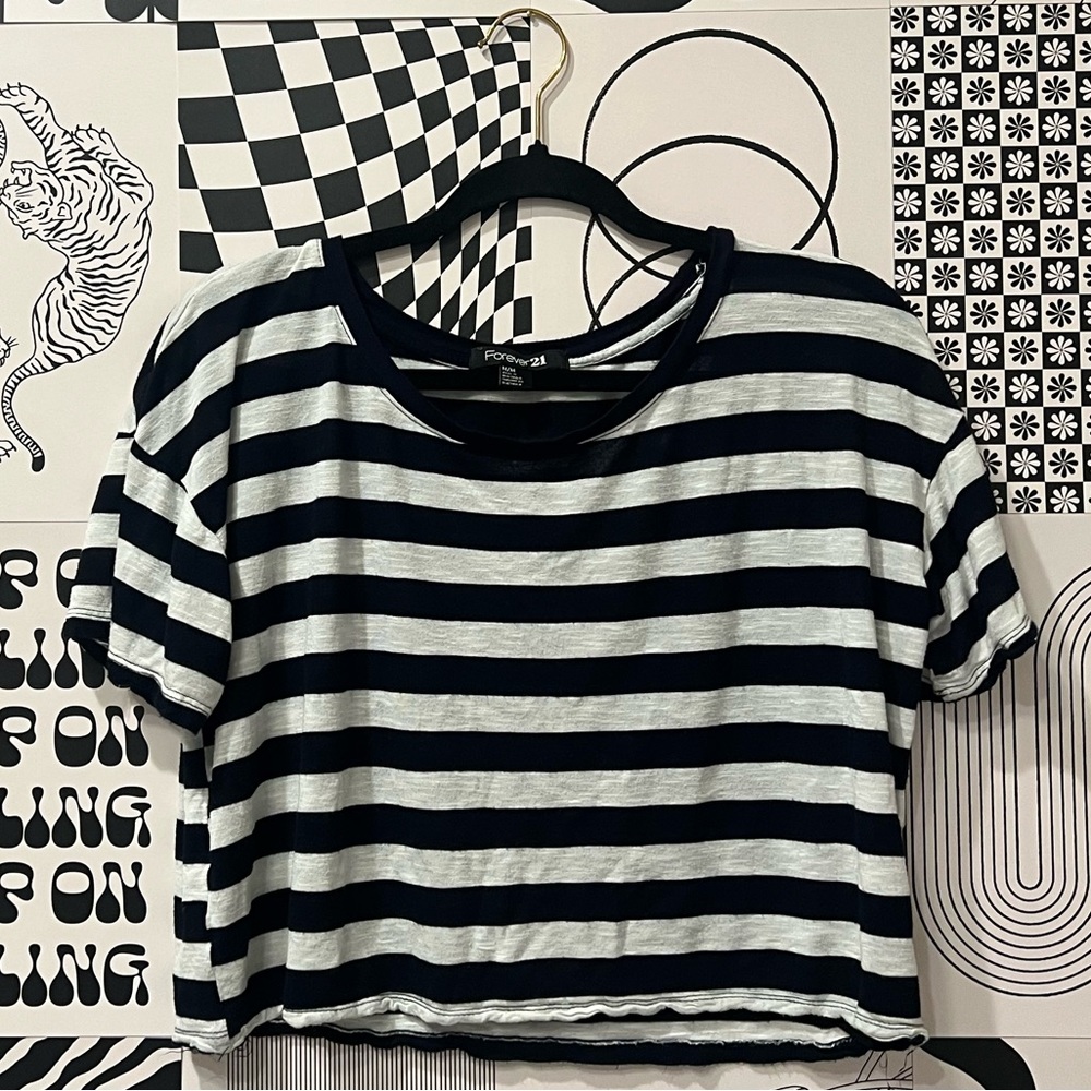 🖤 F21 Striped Flowy Top 🤍